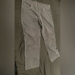 Killik men’s gray pants. Size 38waist.